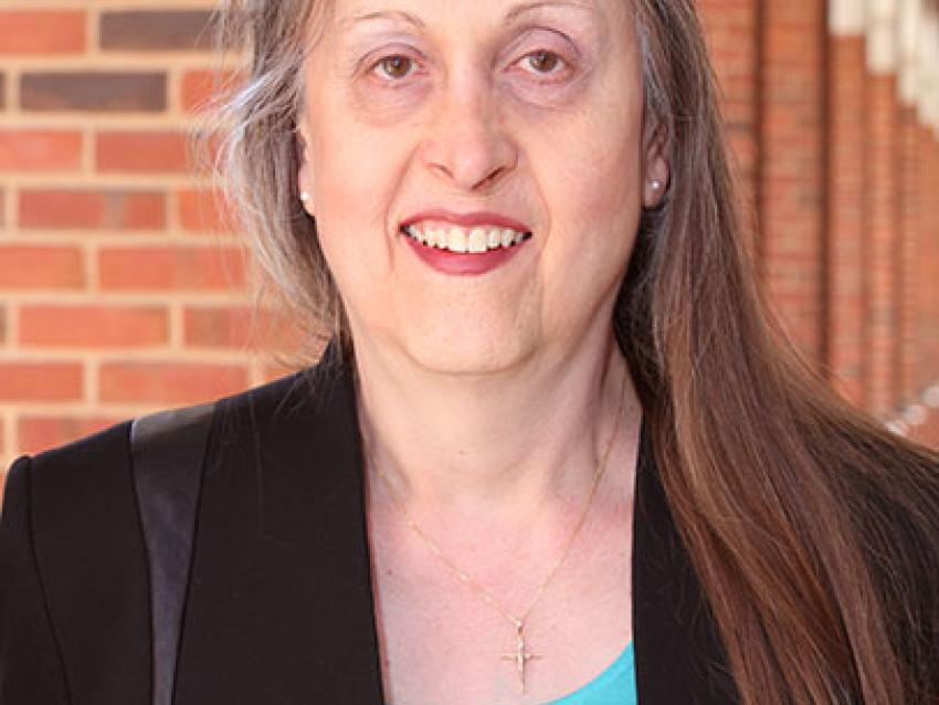 Laura Letellier headshot