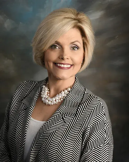 Stephanie Mahan headshot